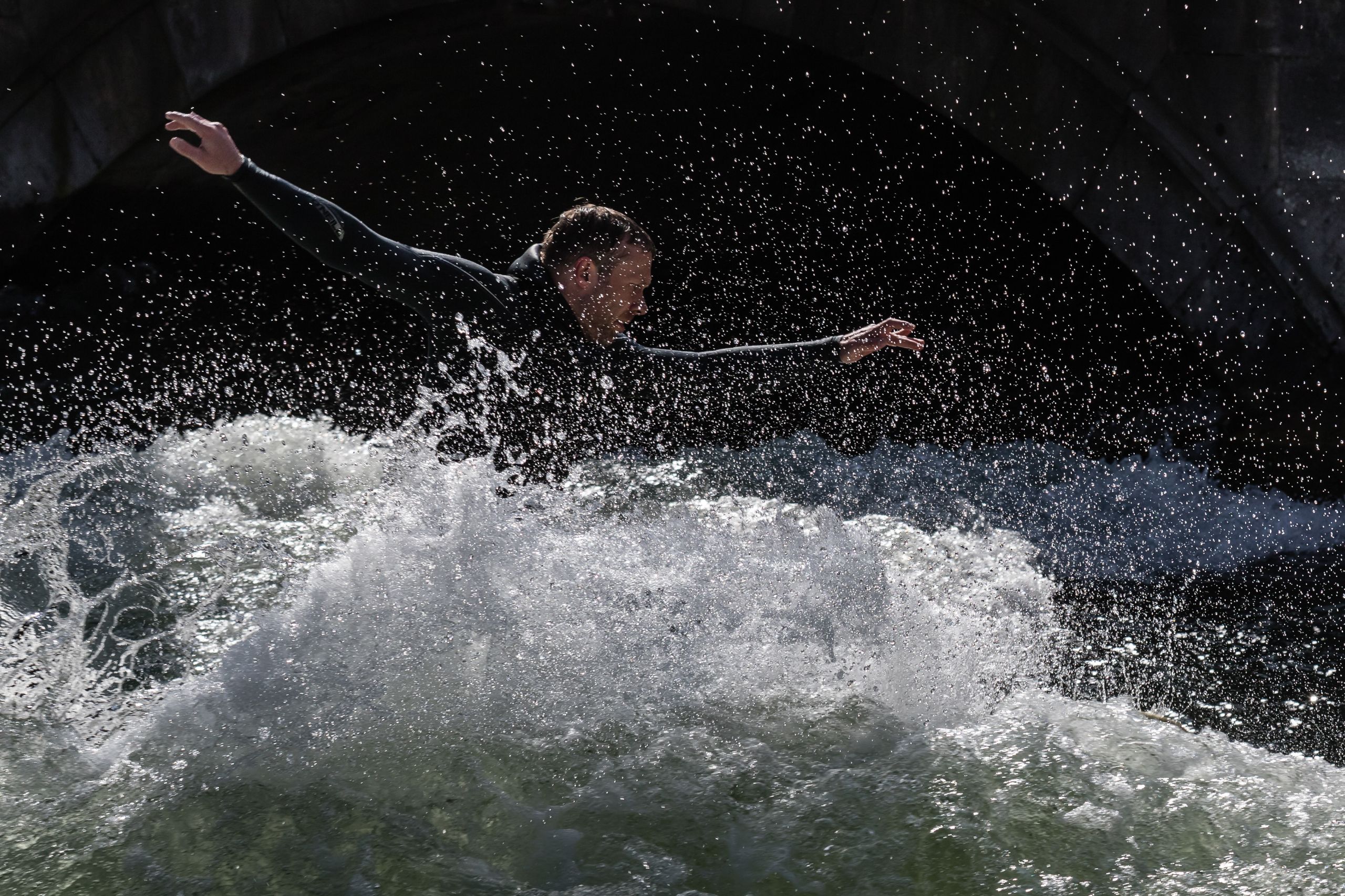 Eisbach Surfer 11