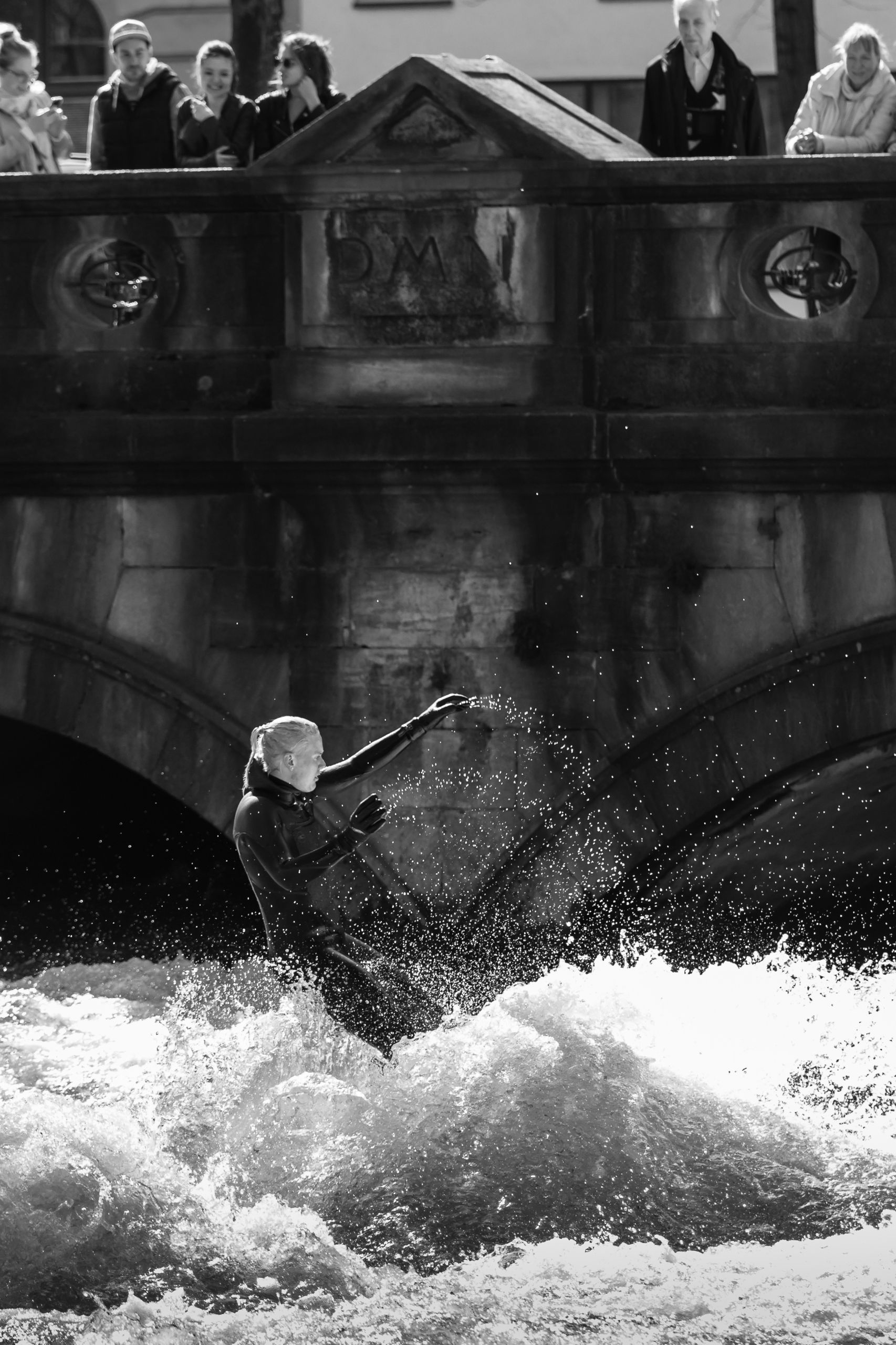 Eisbach Surfer 13