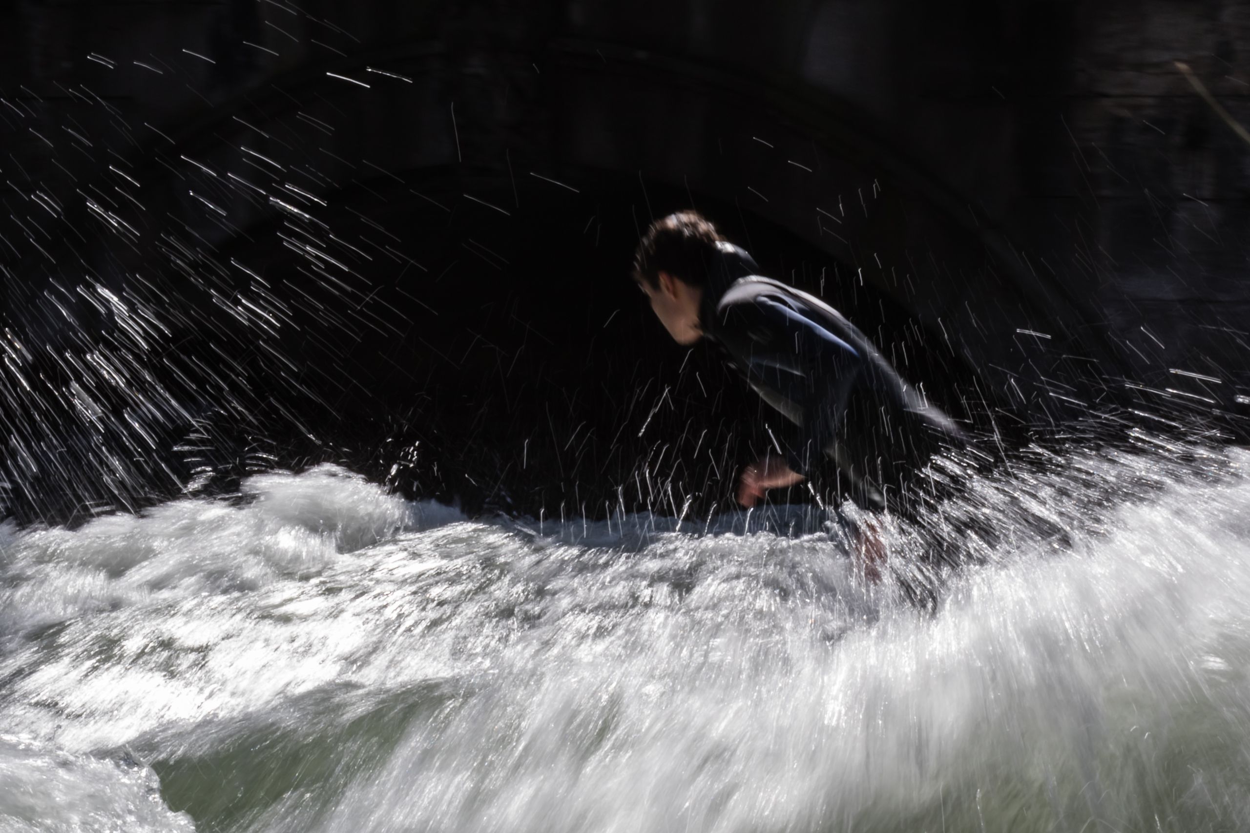 Eisbach Surfer 20