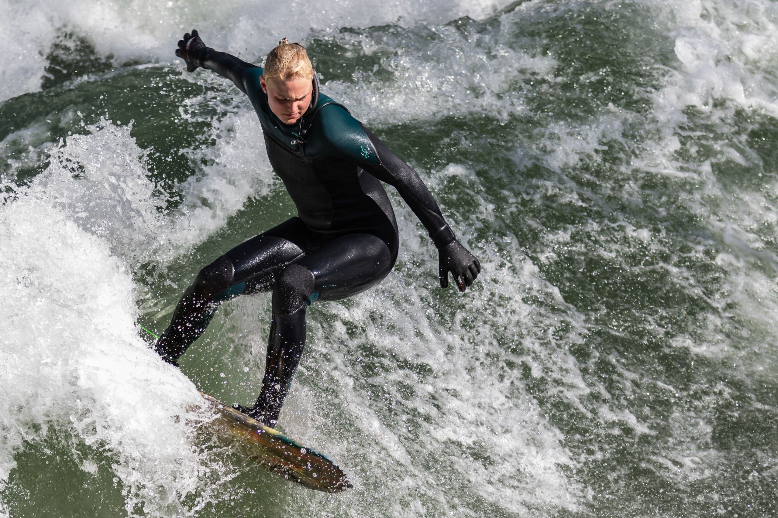 Eisbach Surfer 21