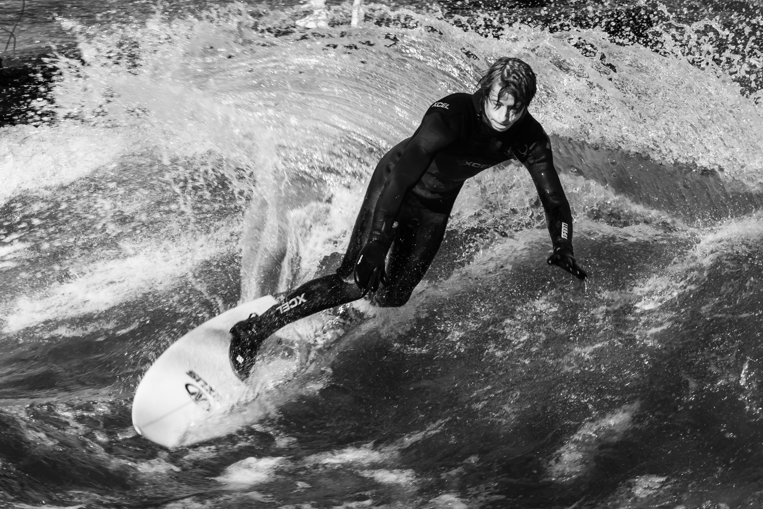 Eisbach Surfer 4
