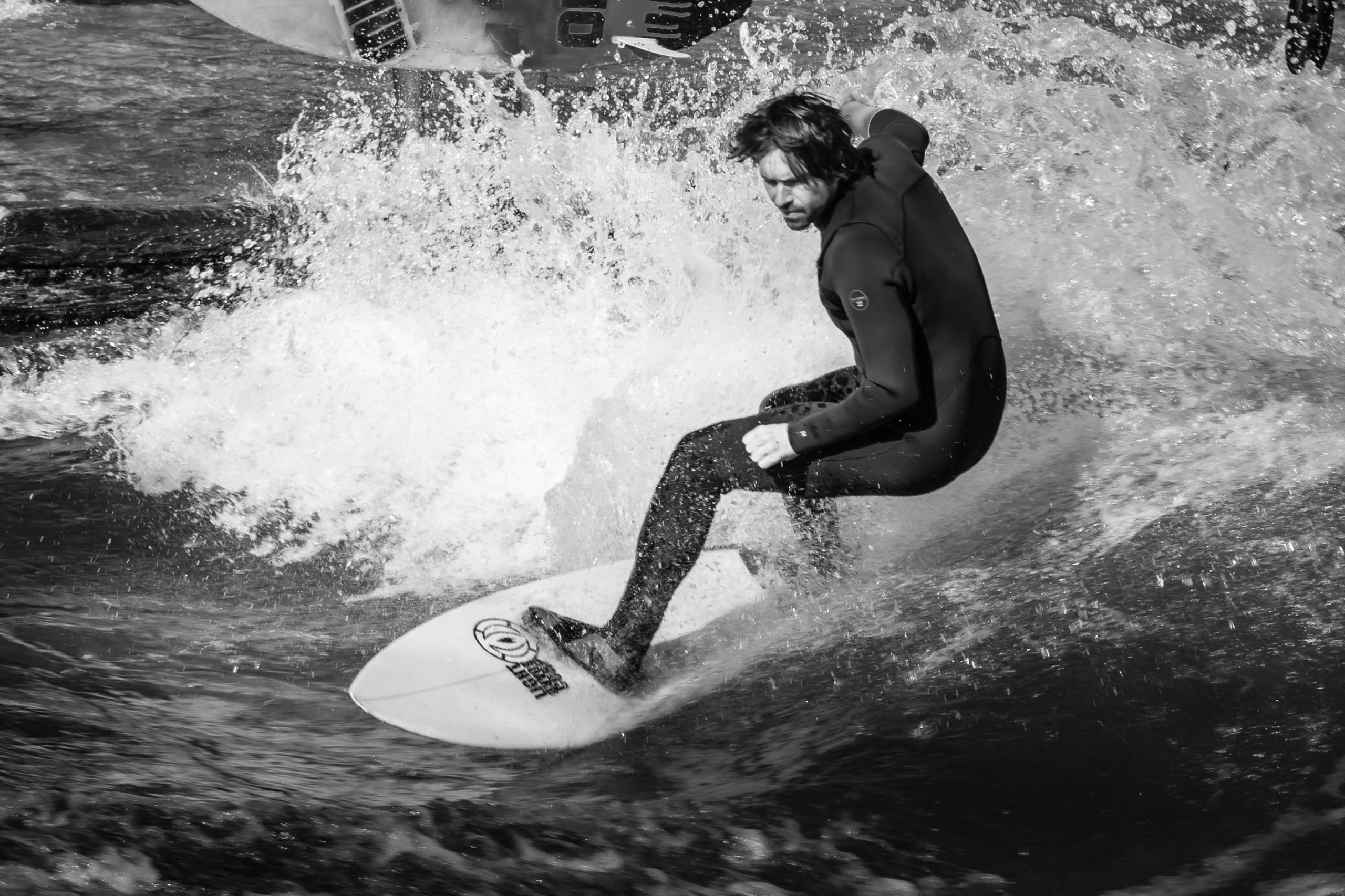 Eisbach Surfer 5
